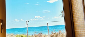 Experience the sea from home: 30 meters of dream!