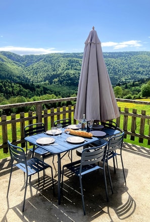 Outdoor dining - Chez Philippe" lookout - Nature Park (Vaucluse)