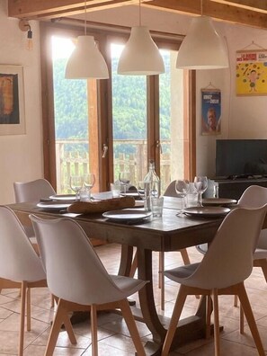 تناول الطعام