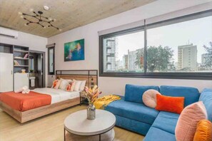 Coffres-forts dans les chambres, fer et planche à repasser