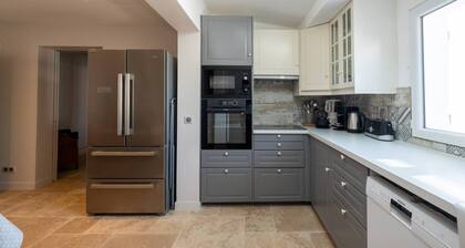 les Iles sous le vent - Large villa for 14