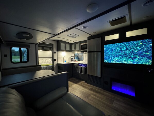 Interior - RV in Downtown Palmer, Close to Everything, Fiber-Fed WiFi (Palmer)