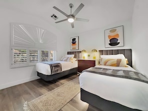 3 bedrooms, desk, iron/ironing board, free WiFi
