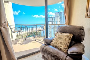 Interior - Cozy 1 Bedroom Oceanview Condo! City and Ocean Views! Meridian 1007 (Myrtle Beach)