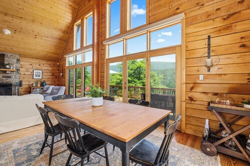 Stunning Views Hilltop Cabin Near Homestead Resort!