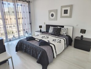 4 bedrooms, WiFi, bed sheets - Vila orada lola (Albufeira)