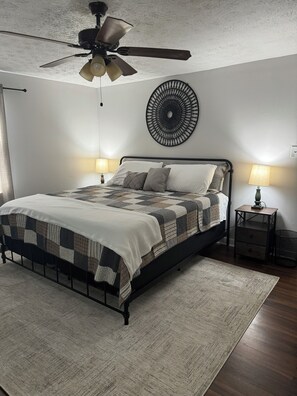 2 bedrooms, desk, iron/ironing board, WiFi