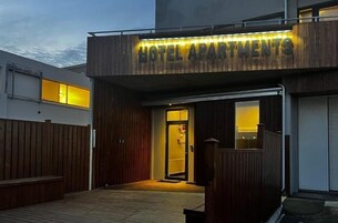 Framhlið gististaðar