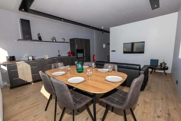 Apartamento Deluxe | Escritorio, tabla de planchar con plancha, wifi gratis