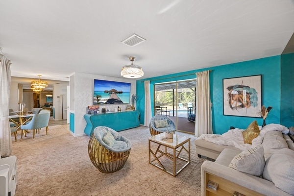 Een smart-tv en boeken