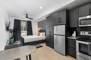 1 chambre, fer et planche à repasser, Wi-Fi, draps fournis