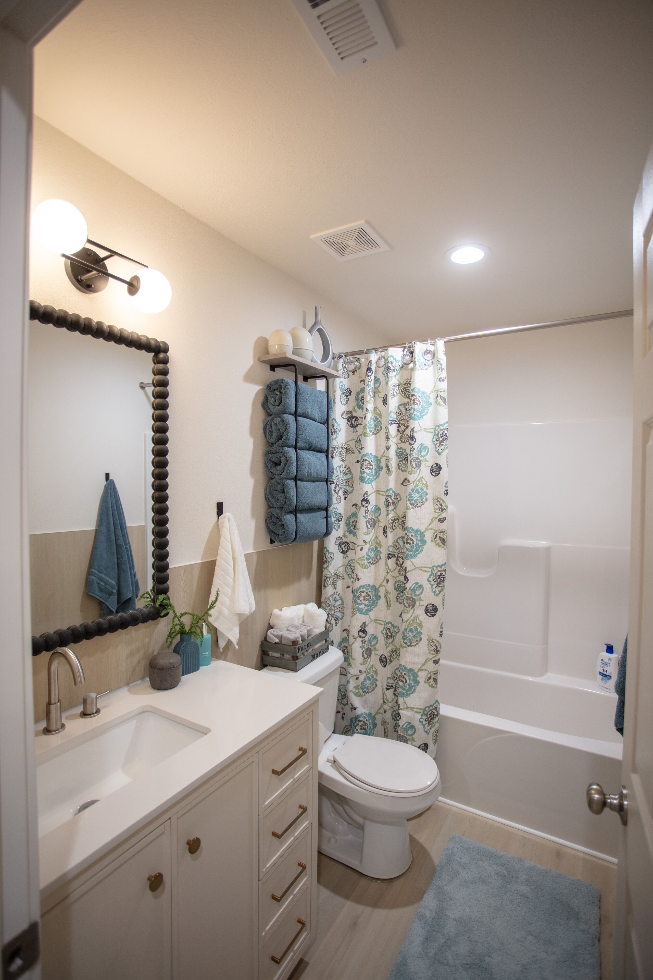 Hair dryer, towels, soap, shampoo