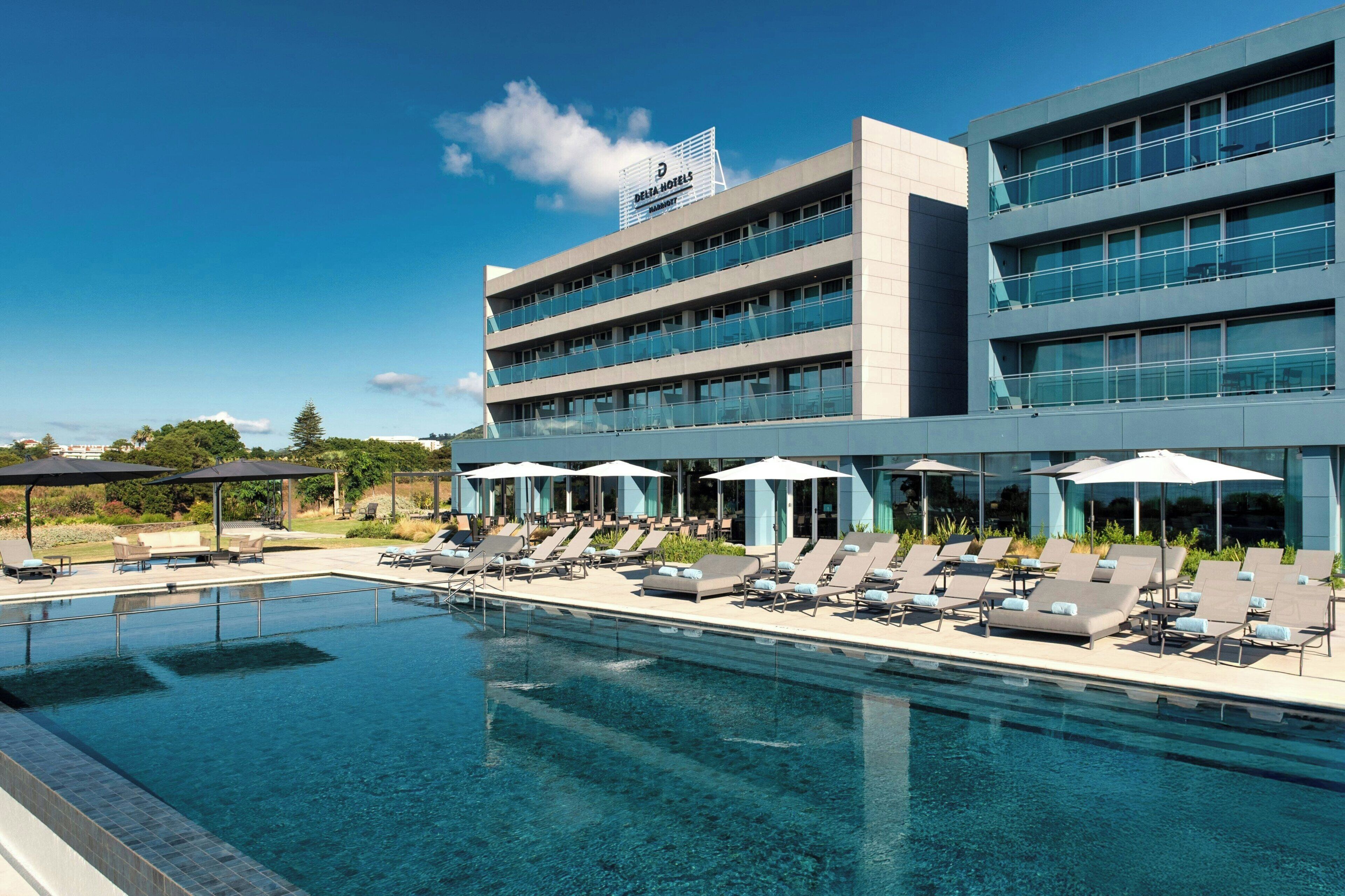 室内游泳池，室外游泳池