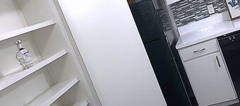 Theater apartment / DENTON / POOL / GYM /FREE PARKING