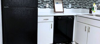 Theater apartment / DENTON / POOL / GYM /FREE PARKING