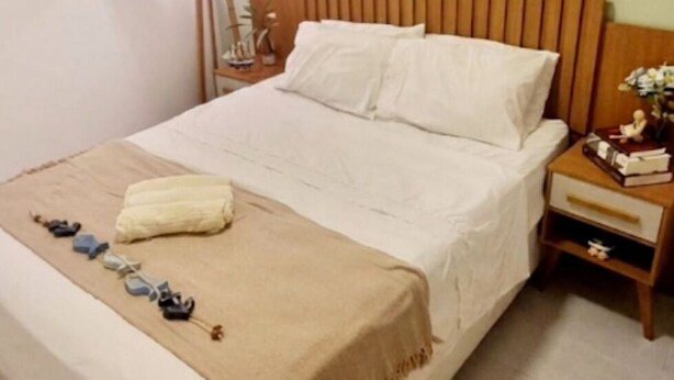 Room - Recreio: Beachfront apartment, 9 min walk from the beach! C/Ar. (Recreio dos Bandeirantes Rio de Janeiro)