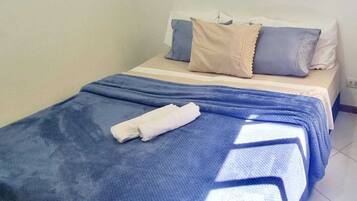 1 dormitori, planxa i posts de planxar, wifi gratuïta i roba de llit