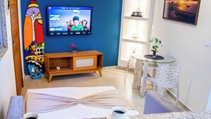 Dining - Recreio: Beachfront apartment, 9 min walk from the beach! C/Ar. (Recreio dos Bandeirantes Rio de Janeiro)