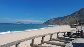 Platja a a prop i gandules de platja