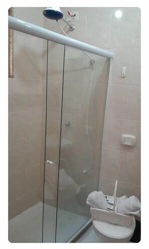 Handtücher, Seife, Toilettenpapier