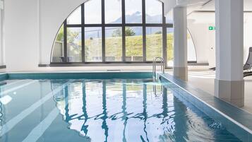 Una piscina techada