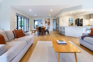 Smart TV, fireplace, ping pong, offices