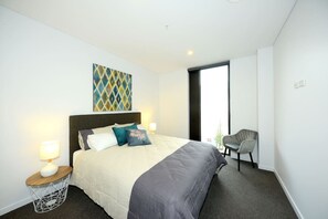 2 bedrooms, iron/ironing board, travel cot, free WiFi