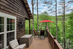 Property grounds - Riverfront log cabin in Crumpler-- On the New River (Crumpler)