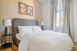 Ferros/tábuas de passar roupa, Wi-Fi, roupa de cama