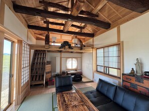 Interior - Serene Japanese Home with Breathtaking Views in Oregon — Only 15 Min to Joseph (Enterprise)