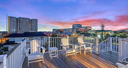 Beach Fanta Sea | Rooftop Views, Heated Pool, Steps to Lido Beach & St. Armands Circle