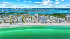 Una playa cerca