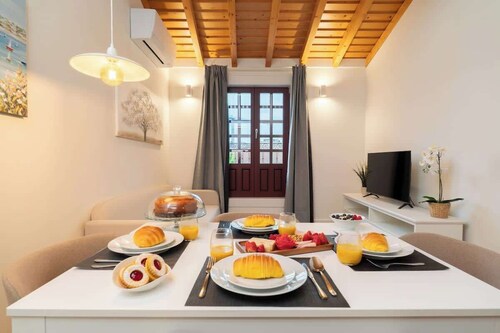 Stylish & Modern Flat by HostWise
