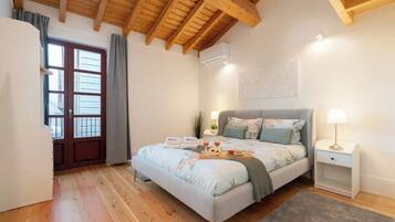 2 bedrooms, iron/ironing board, travel cot, free WiFi