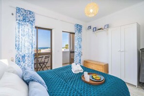 1 chambre, fer et planche à repasser, lit parapluie, Wi-Fi gratuit