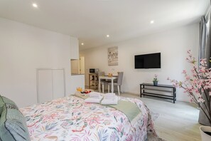 1 bedroom, iron/ironing board, free WiFi, bed sheets