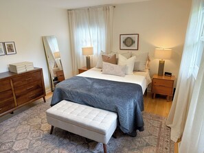 3 bedrooms, desk, iron/ironing board, travel crib - Saratoga Home w/ Fireplace • Close to Skiing (Saratoga Springs)