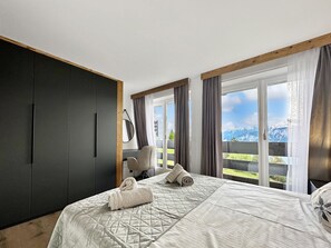 1 bedroom, free WiFi, bed sheets