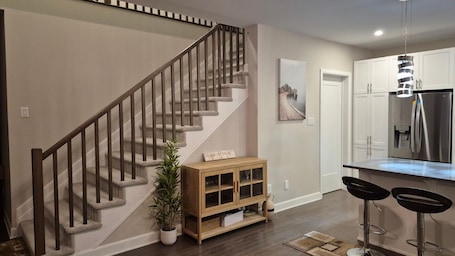 Interior. Elegance and serenity on Parkview Terrace/Élégance et sérénité sur Parkview Terr