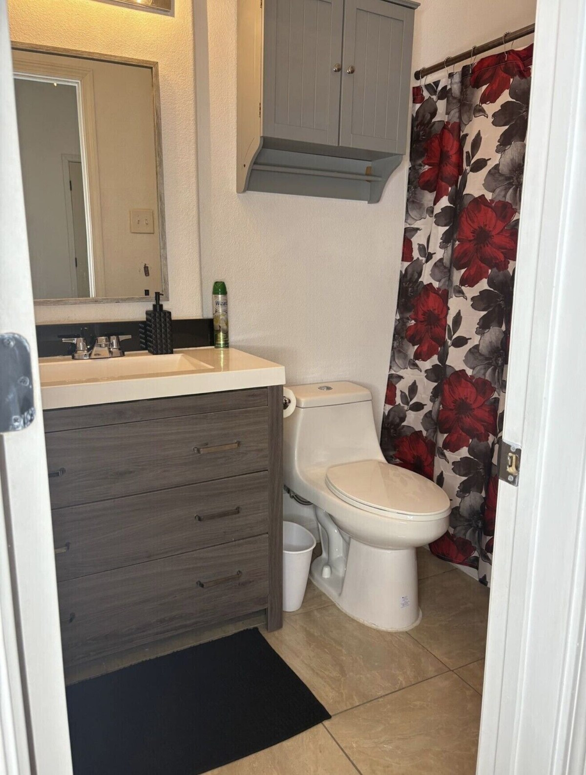 Photo 20 of CHARMING HOME MINS TO HOSPITAL, UOFH, ASTROS, ROCKETS, AIRPORT