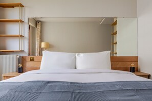 3 chambres, fer et planche à repasser, Wi-Fi, draps fournis