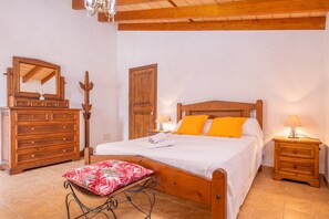 3 habitaciones, tabla de planchar con plancha y wifi gratis 