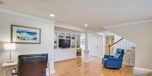 Interior - Entire Home In Saco Maine! 3.5mil to Old Orchard Beach. Coastal Retreat!  (Saco)