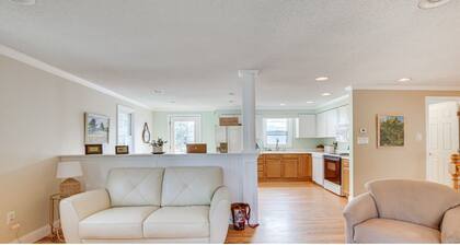 Entire Home In Saco Maine! 3.5mil to Old Orchard Beach. Coastal Retreat!