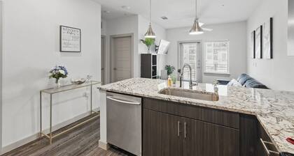 Modern 1BR near TPC Golf | Free Parking & Wifi