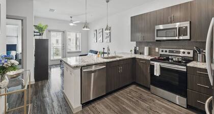 Modern 1BR near TPC Golf | Free Parking & Wifi