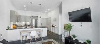 Modern 1BR near TPC Golf | Free Parking & Wifi