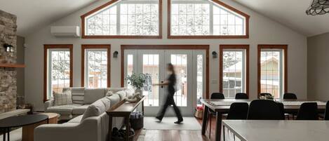 TV connectée, cheminée