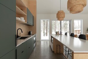 Frigorifero, microonde, forno, lavastoviglie