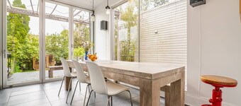 Stylish 4-bdrm house in Kensington with parking and backyard available for May